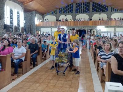 FiÃ©is lotaram o SantuÃ¡rio de Laranjeiras do Sul na abertura das Novenas de Nossa Senhora Aparecida